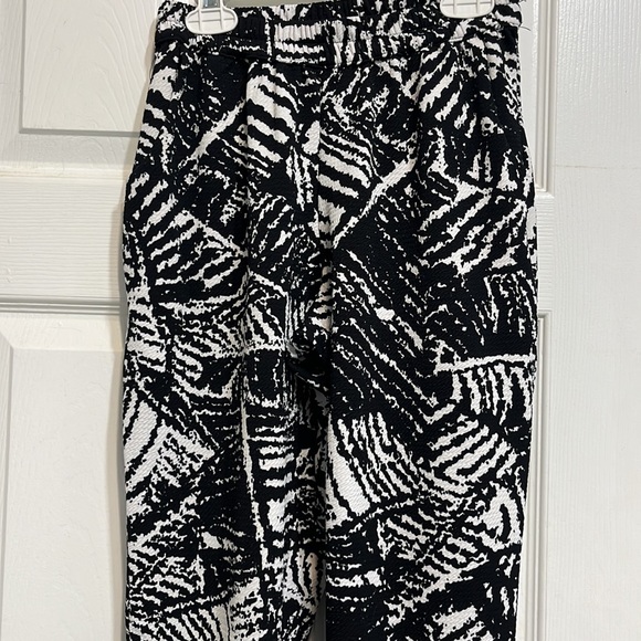 2B Bebe dress pants - Picture 2 of 3